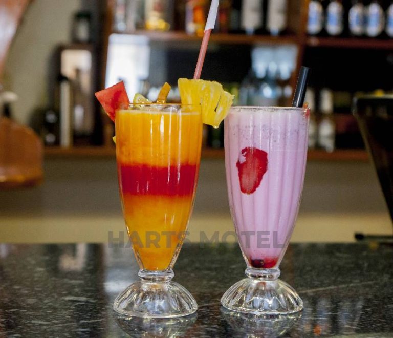 smoothies-at-harts-motel